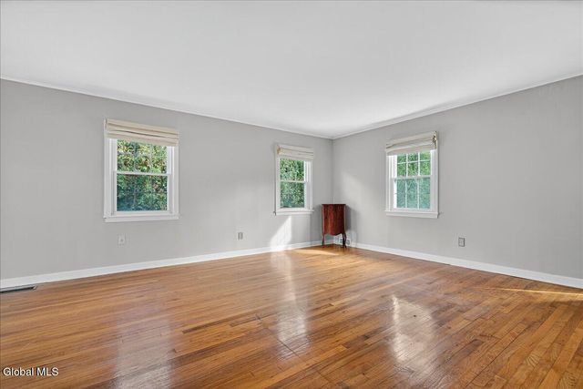 2329 Niskayuna Drive, Niskayuna, NY 12309