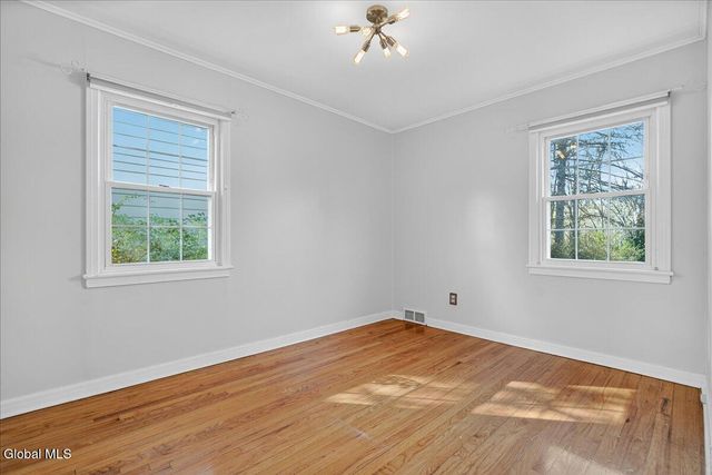 2329 Niskayuna Drive, Niskayuna, NY 12309