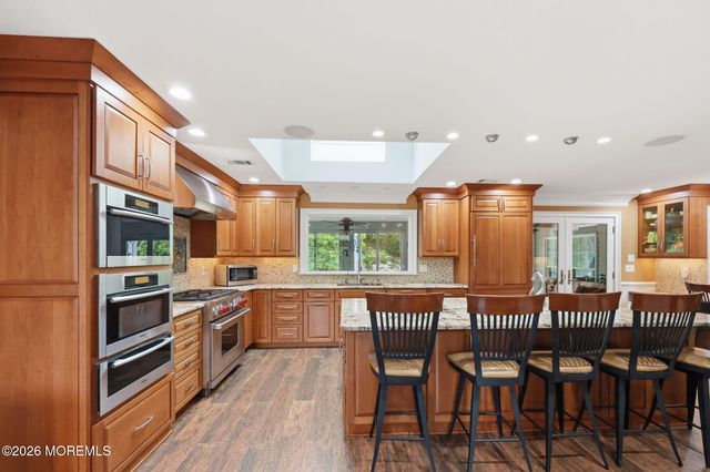 32 Wesley Court, Eatontown, NJ 07724