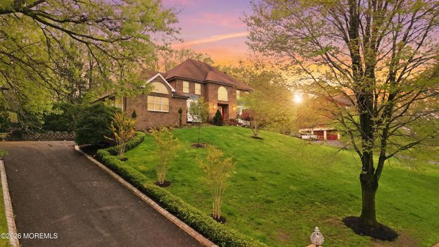 32 Wesley Court, Eatontown, NJ 07724