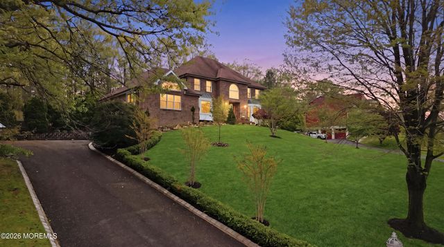 32 Wesley Court, Eatontown, NJ 07724
