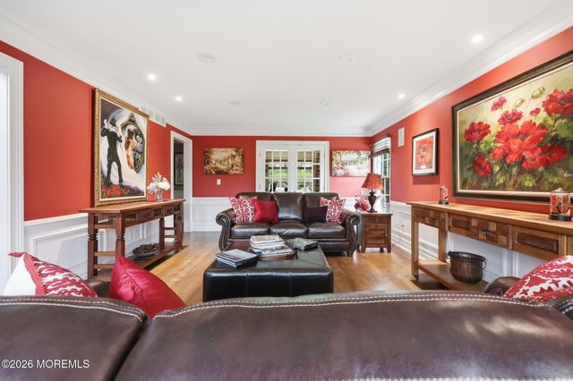 32 Wesley Court, Eatontown, NJ 07724