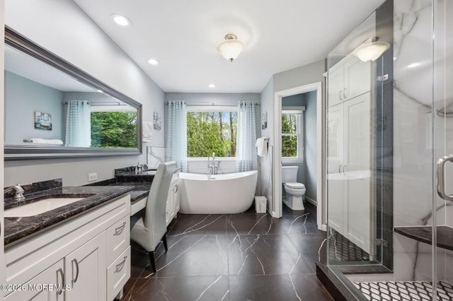 32 Wesley Court, Eatontown, NJ 07724
