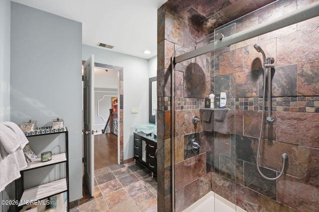 32 Wesley Court, Eatontown, NJ 07724