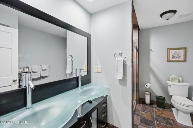 32 Wesley Court, Eatontown, NJ 07724