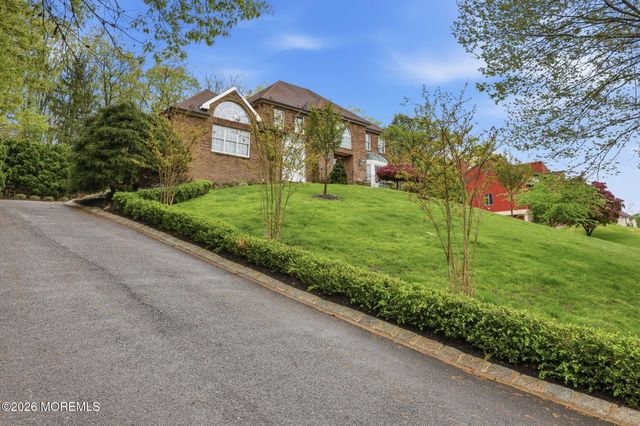 32 Wesley Court, Eatontown, NJ 07724