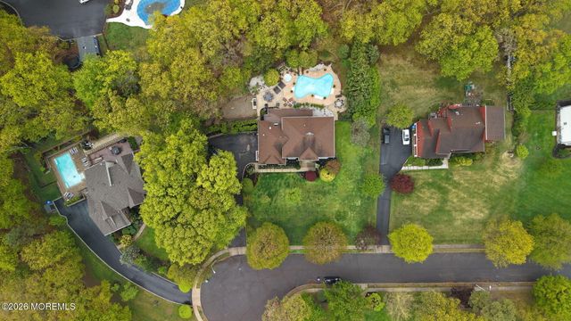 32 Wesley Court, Eatontown, NJ 07724