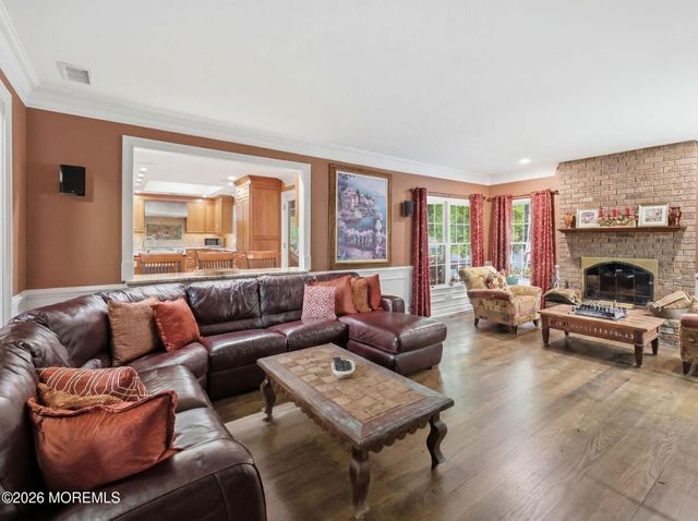 32 Wesley Court, Eatontown, NJ 07724