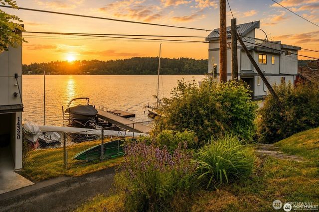 14238 41st Avenue NE, Seattle, WA 98125