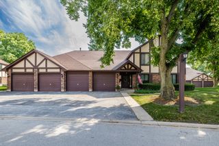 1717 Lakecliffe Drive C, Wheaton, IL 60189