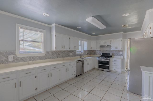 2023 E Yonge St, Pensacola, FL 32503