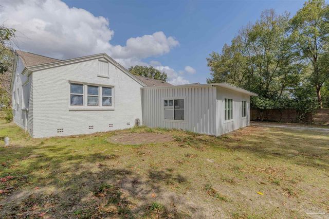 2023 E Yonge St, Pensacola, FL 32503