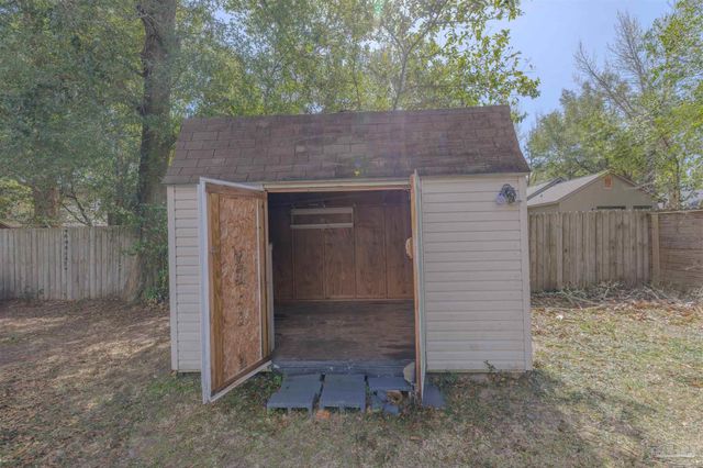 2023 E Yonge St, Pensacola, FL 32503