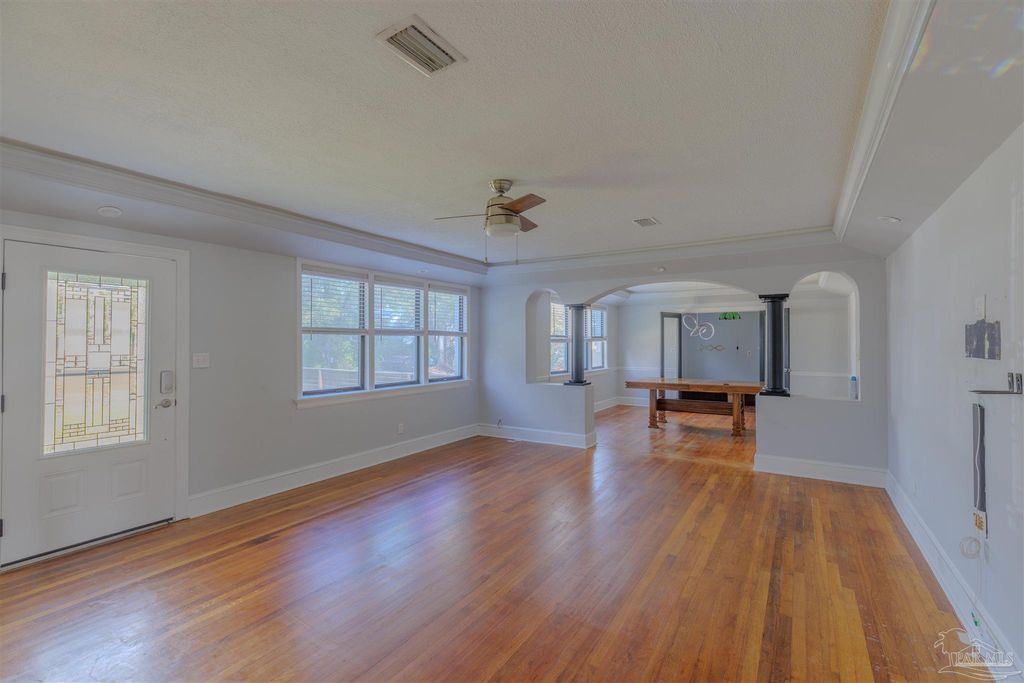 2023 E Yonge St, Pensacola, FL 32503