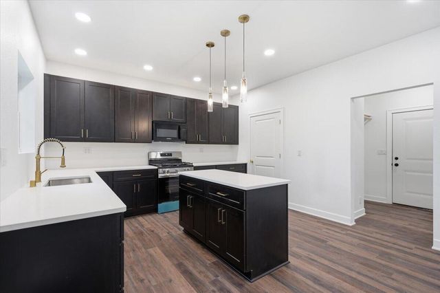 801 12th STREET, Kenosha, WI 53140