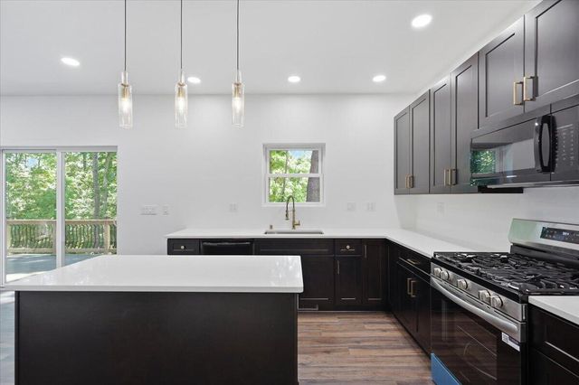 801 12th STREET, Kenosha, WI 53140