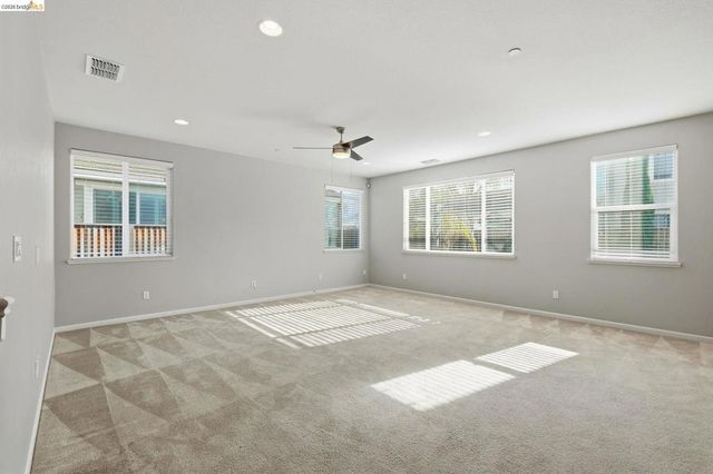 809 Bluestone Dr, Oakley, CA 94561