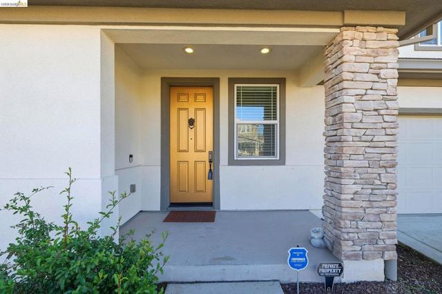 809 Bluestone Dr, Oakley, CA 94561