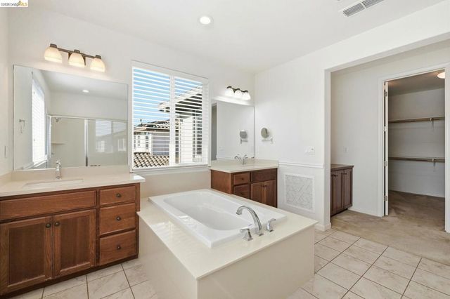 809 Bluestone Dr, Oakley, CA 94561