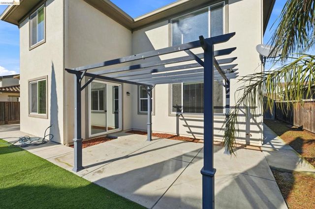 809 Bluestone Dr, Oakley, CA 94561