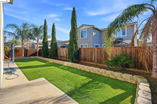 809 Bluestone Dr, Oakley, CA 94561