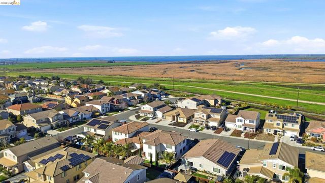 809 Bluestone Dr, Oakley, CA 94561