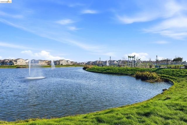 809 Bluestone Dr, Oakley, CA 94561