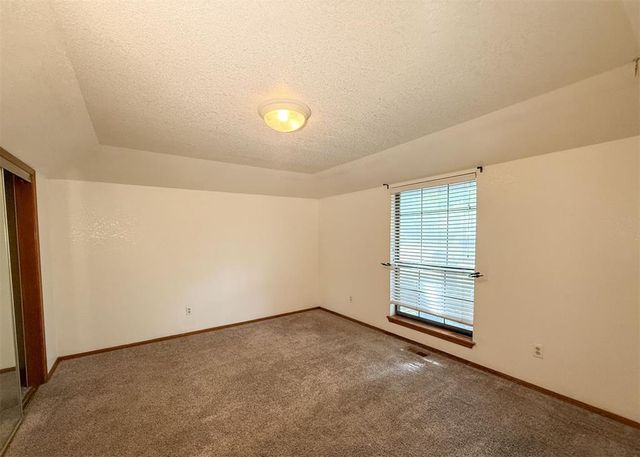 7019 N Spinnaker Lane, Oklahoma City, OK 73116