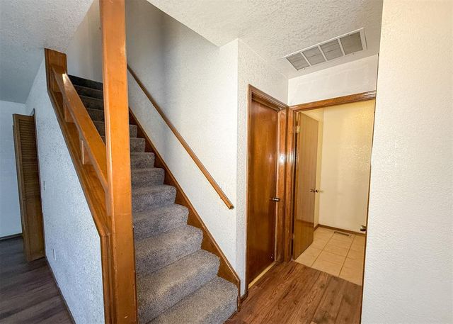 7019 N Spinnaker Lane, Oklahoma City, OK 73116