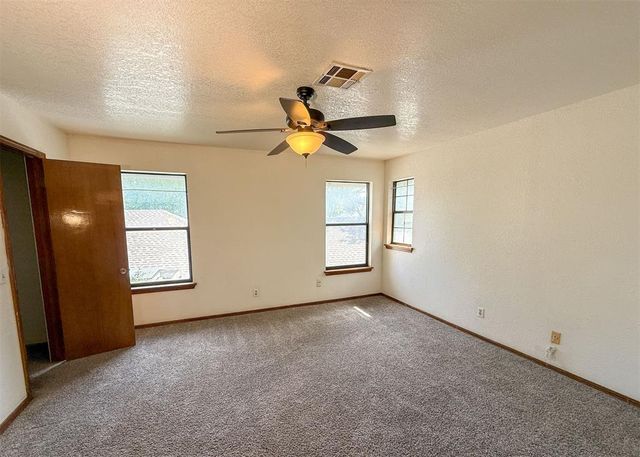 7019 N Spinnaker Lane, Oklahoma City, OK 73116