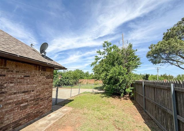 7019 N Spinnaker Lane, Oklahoma City, OK 73116