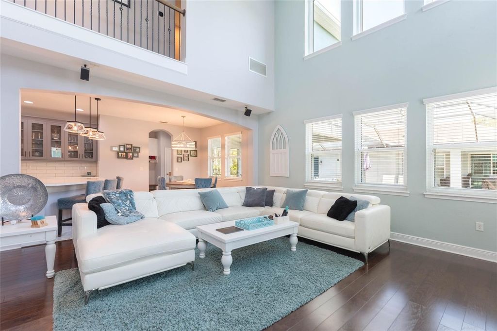Image 11 of property listing at 20105 EAGLES LANDING WAY, Tampa, FL 33647