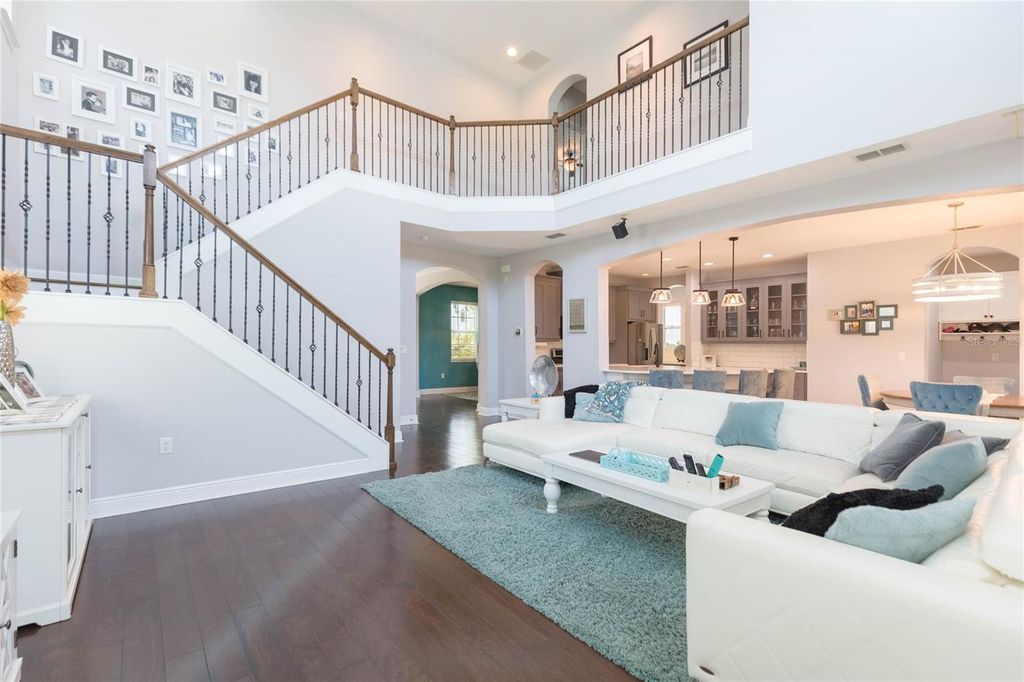 Image 12 of property listing at 20105 EAGLES LANDING WAY, Tampa, FL 33647