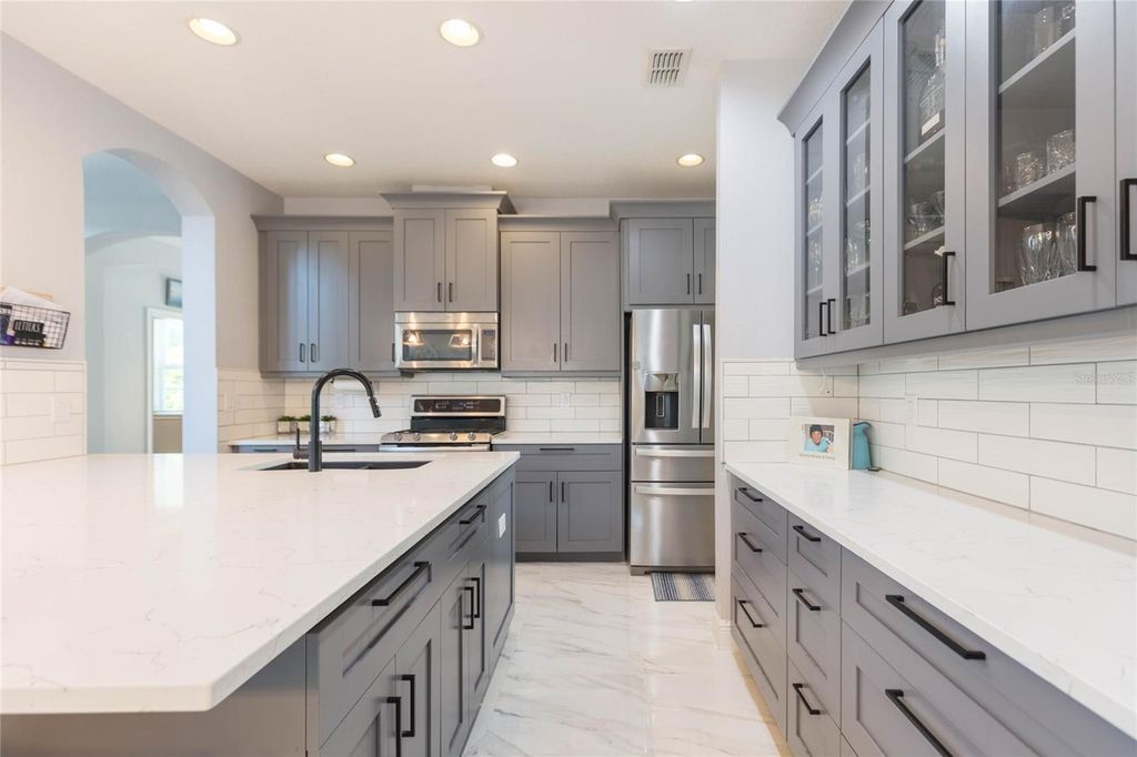 Image 15 of property listing at 20105 EAGLES LANDING WAY, Tampa, FL 33647