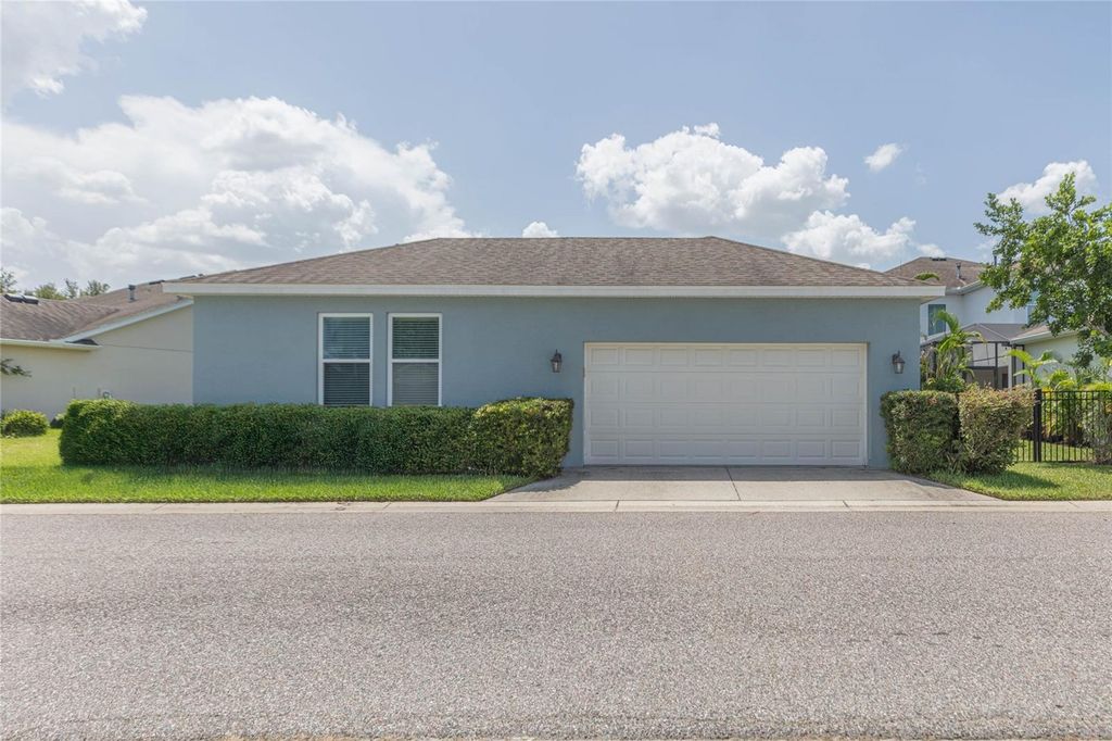 Image 3 of property listing at 20105 EAGLES LANDING WAY, Tampa, FL 33647