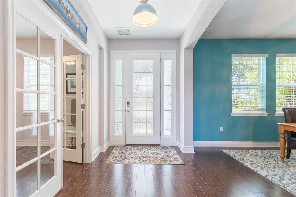 Image 4 of property listing at 20105 EAGLES LANDING WAY, Tampa, FL 33647