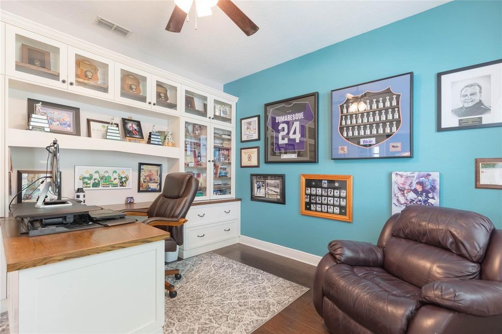 Image 7 of property listing at 20105 EAGLES LANDING WAY, Tampa, FL 33647