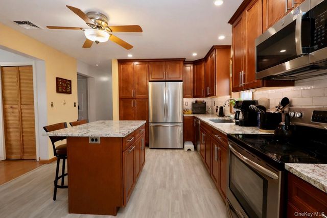 23 Snow Street, Bloomingburg, NY 12721