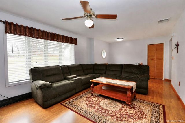 23 Snow Street, Bloomingburg, NY 12721