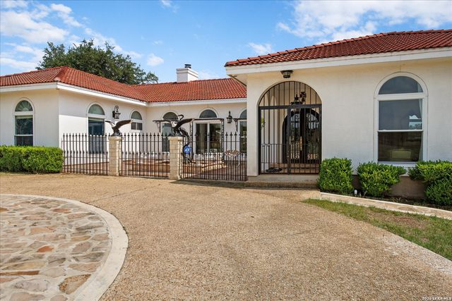 8413 Wembley, Fair Oaks Ranch, TX 78015