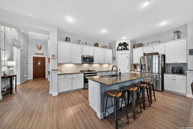 8608 Dove Pass, San Antonio, TX 78254