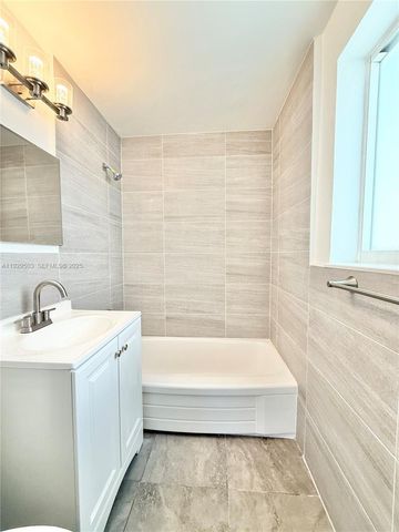 212 Phoenetia Ave 2, Coral Gables, FL 33134