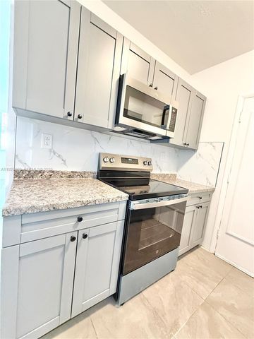 212 Phoenetia Ave 2, Coral Gables, FL 33134