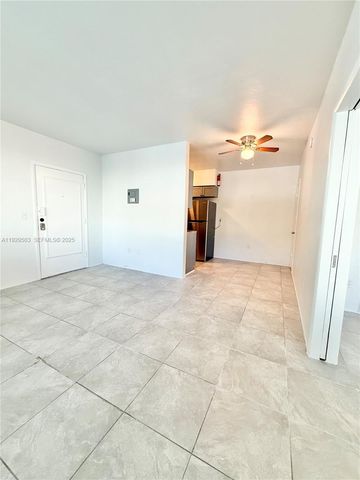 212 Phoenetia Ave 2, Coral Gables, FL 33134