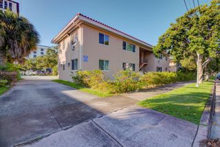 212 Phoenetia Ave 2, Coral Gables, FL 33134