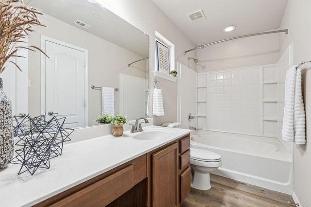 5965 Lost Valley Drive, The Colony, TX 75056