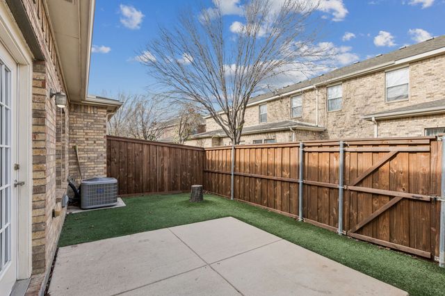 5965 Lost Valley Drive, The Colony, TX 75056