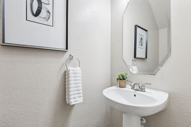 5965 Lost Valley Drive, The Colony, TX 75056