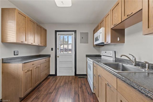 312 Pickett Circle, Liberty, NC 27298