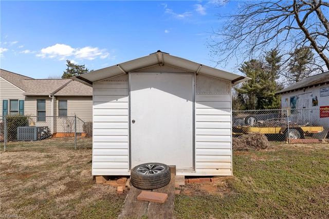 312 Pickett Circle, Liberty, NC 27298